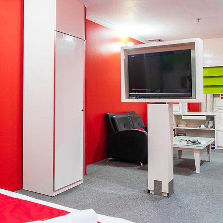 Reddoorz Plus Near Chadstone Mall Μπεκάσι Εξωτερικό φωτογραφία